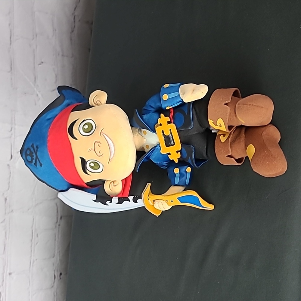 Disney  Captain Jake Plush. Jake and the Neverland Pirates. 13".